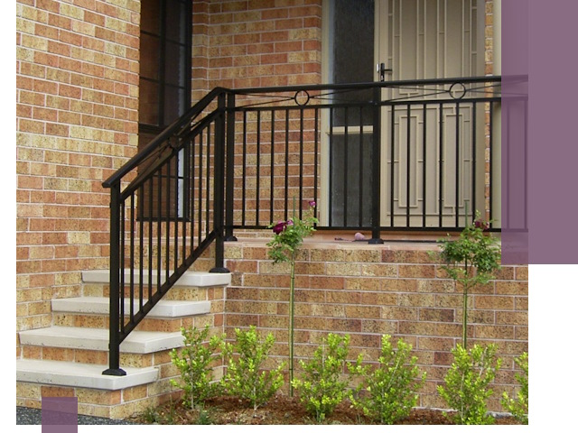 Уличные перила из металла под ключ в Волхове