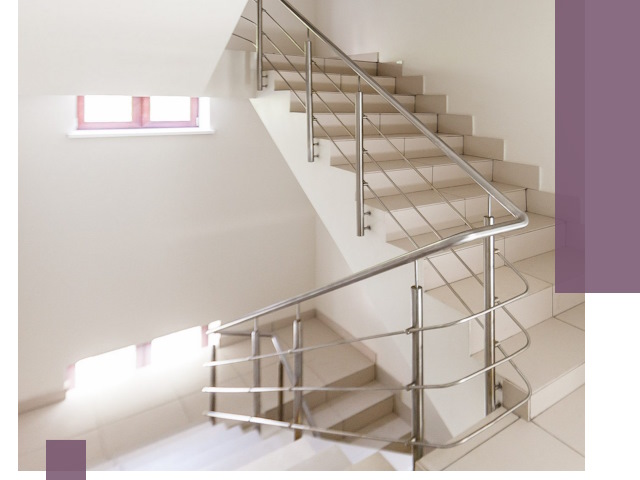 Установка и замена перил в подъезде в Волхове