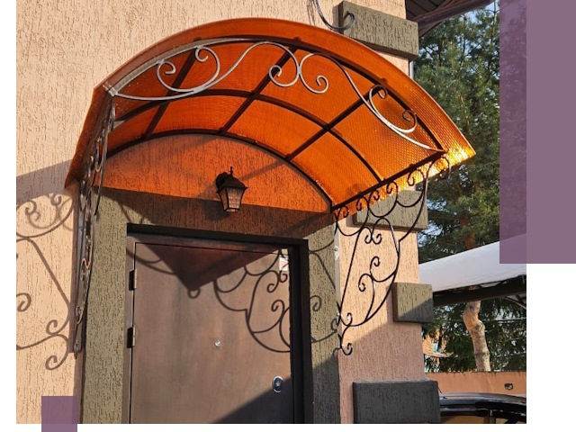 Демонтаж козырьков в Волхове быстро и безопасно