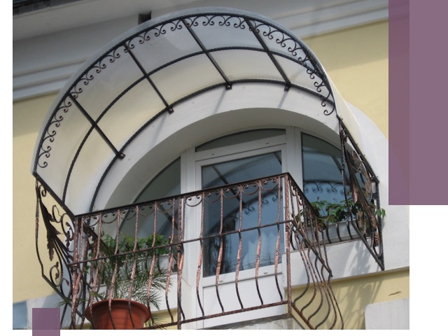 Козырьки над балконом в Волхове — изготовление и монтаж