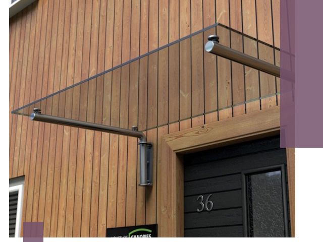 Стеклянные козырьки на входы и фасады в Волхове