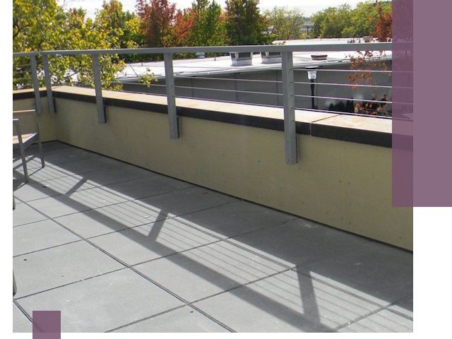 Металлические парапеты под ключ в Волхове: монтаж и изготовление