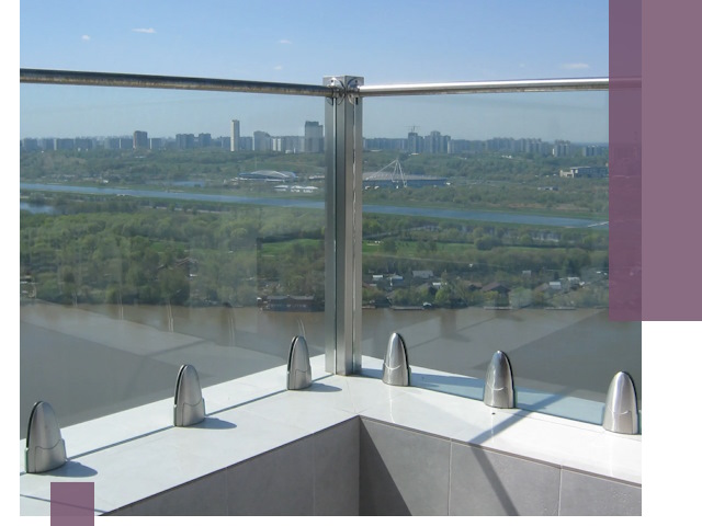 Стеклянные парапеты премиум класса в Волхове для домов и бизнесов