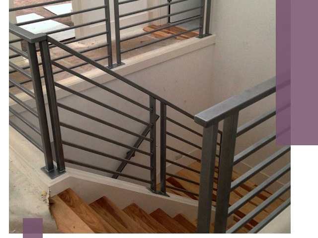 Изготовление поручней из металла и дерева в Волхове